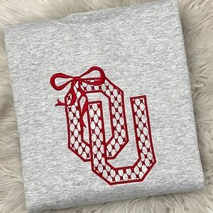 Gildan Heather Gray Oklahoma Sooners with Red and White Pattern